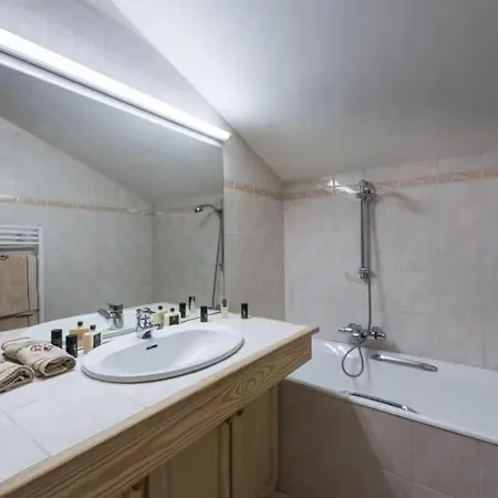 Spacious 3-bedroom Layout For Families Or Groups *
